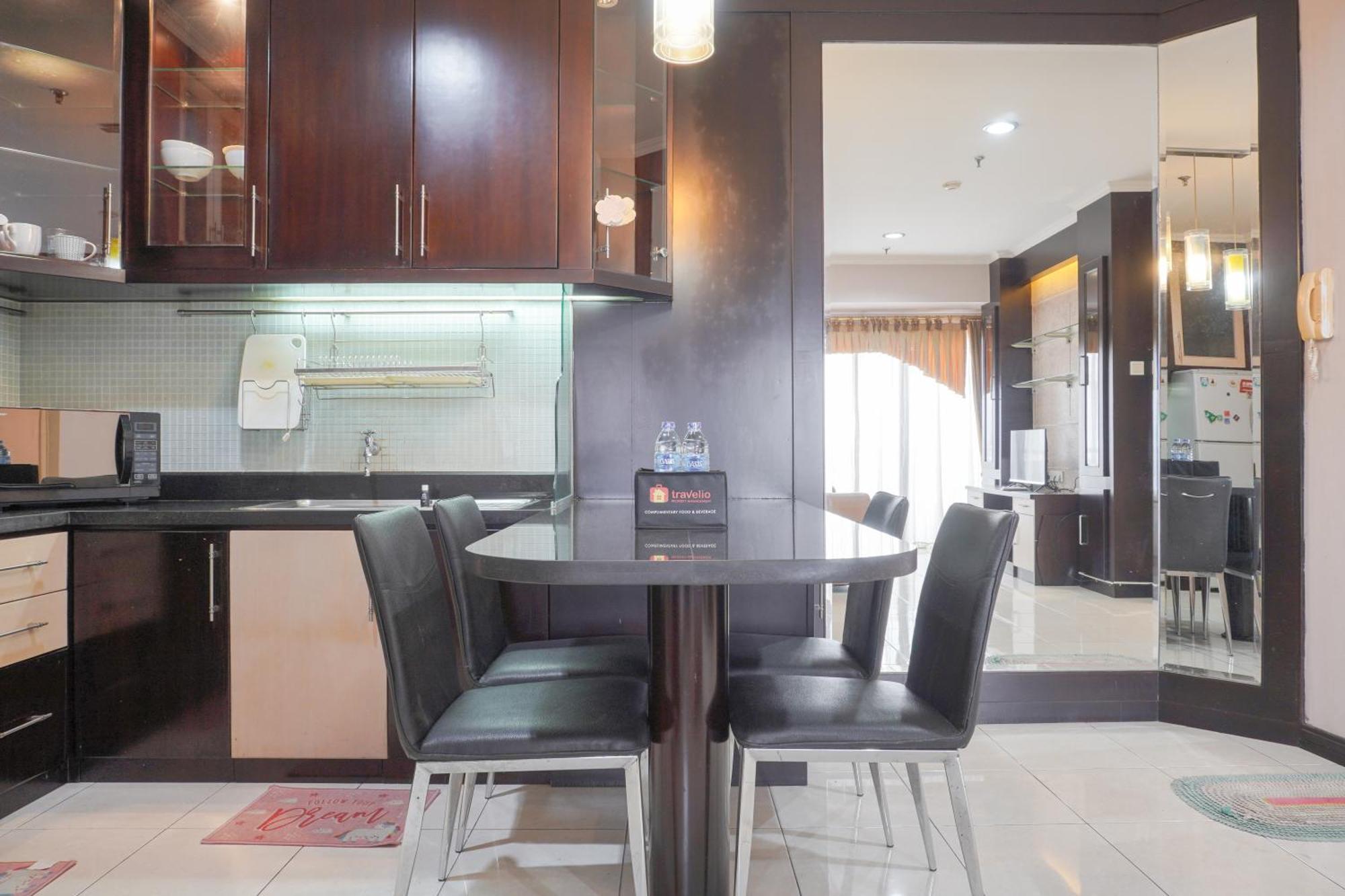 Cozy And Simply Look 2Br At 12Nd Floor Puri Garden Apartment By Travelio Jacarta Exterior foto